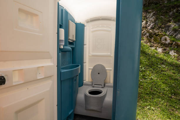 Best Portable restroom trailer rental  in Canton, MS
